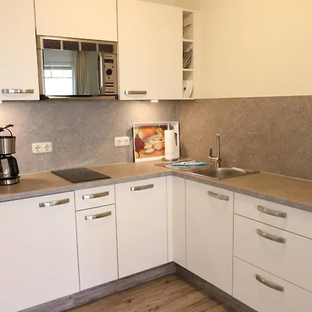 Strandstrasse 32 - 04-16 * Ostseebad Kühlungsborn